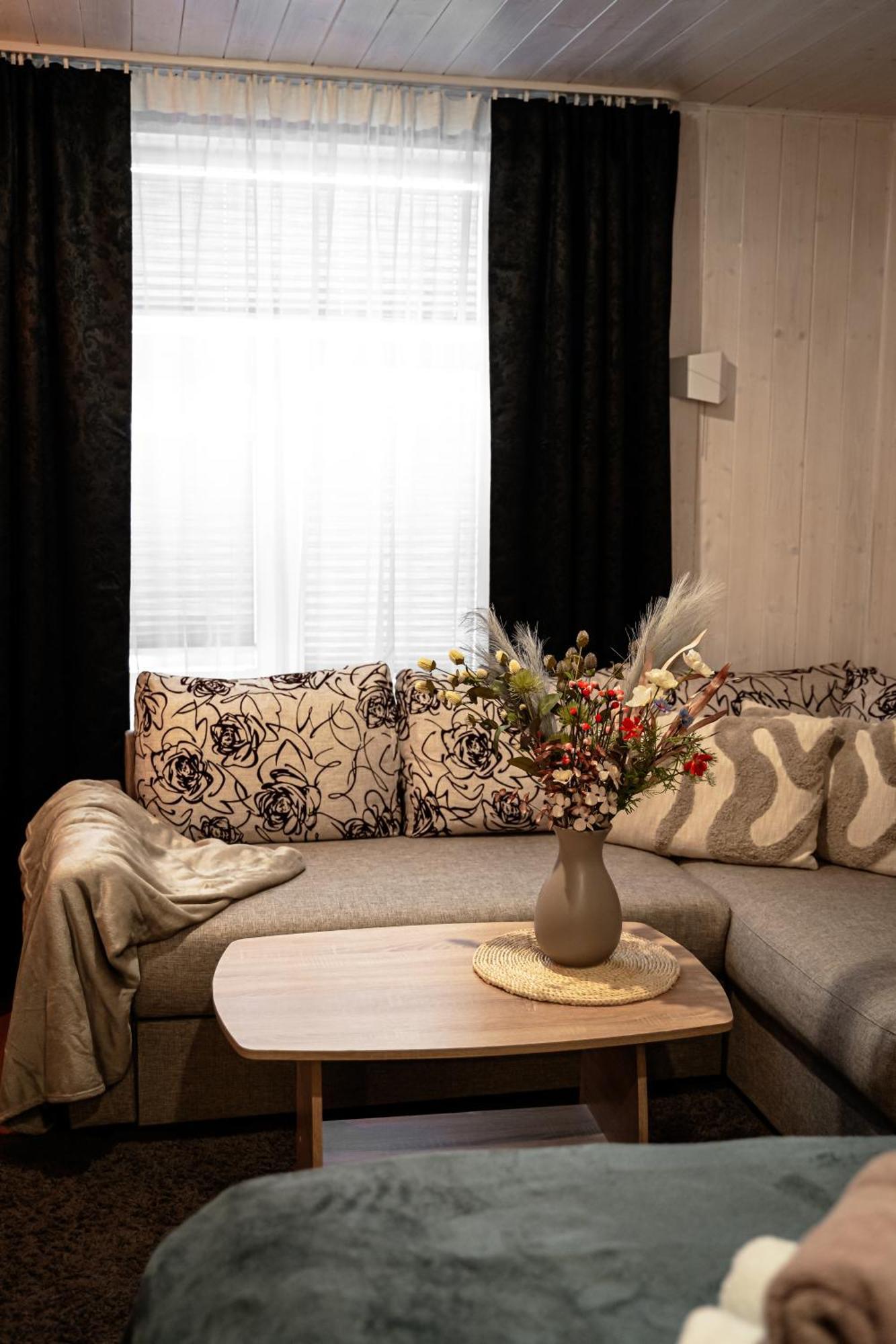 Aare Accommodation วาลกา ภายนอก รูปภาพ